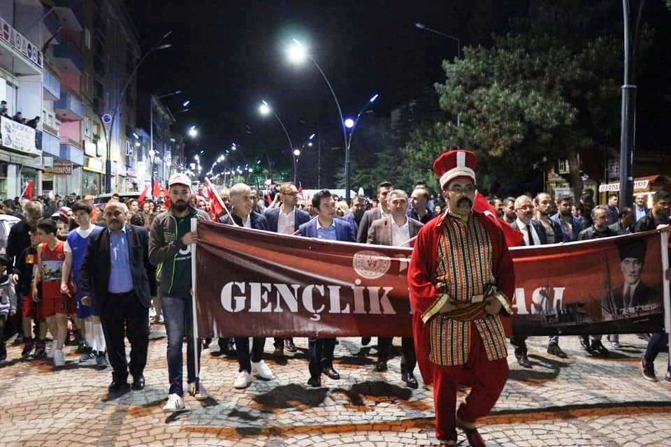 ŞEBİNKARAHİSAR DA 100.YIL  GENÇLİK YÜRÜYÜŞÜ YAPILDI