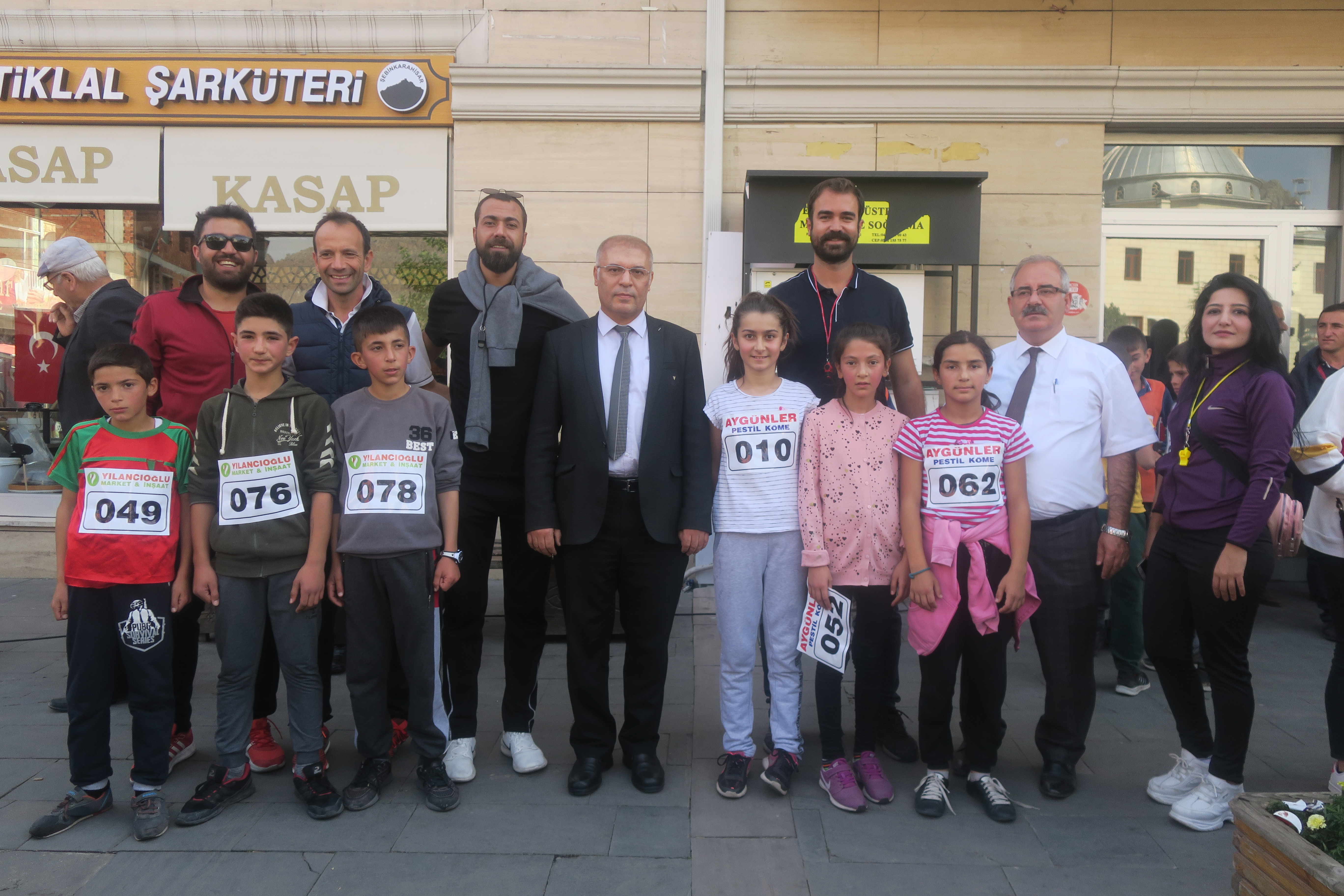 Şebinkarahisar da 180  Öğrenci Cumhuriyete Koştu