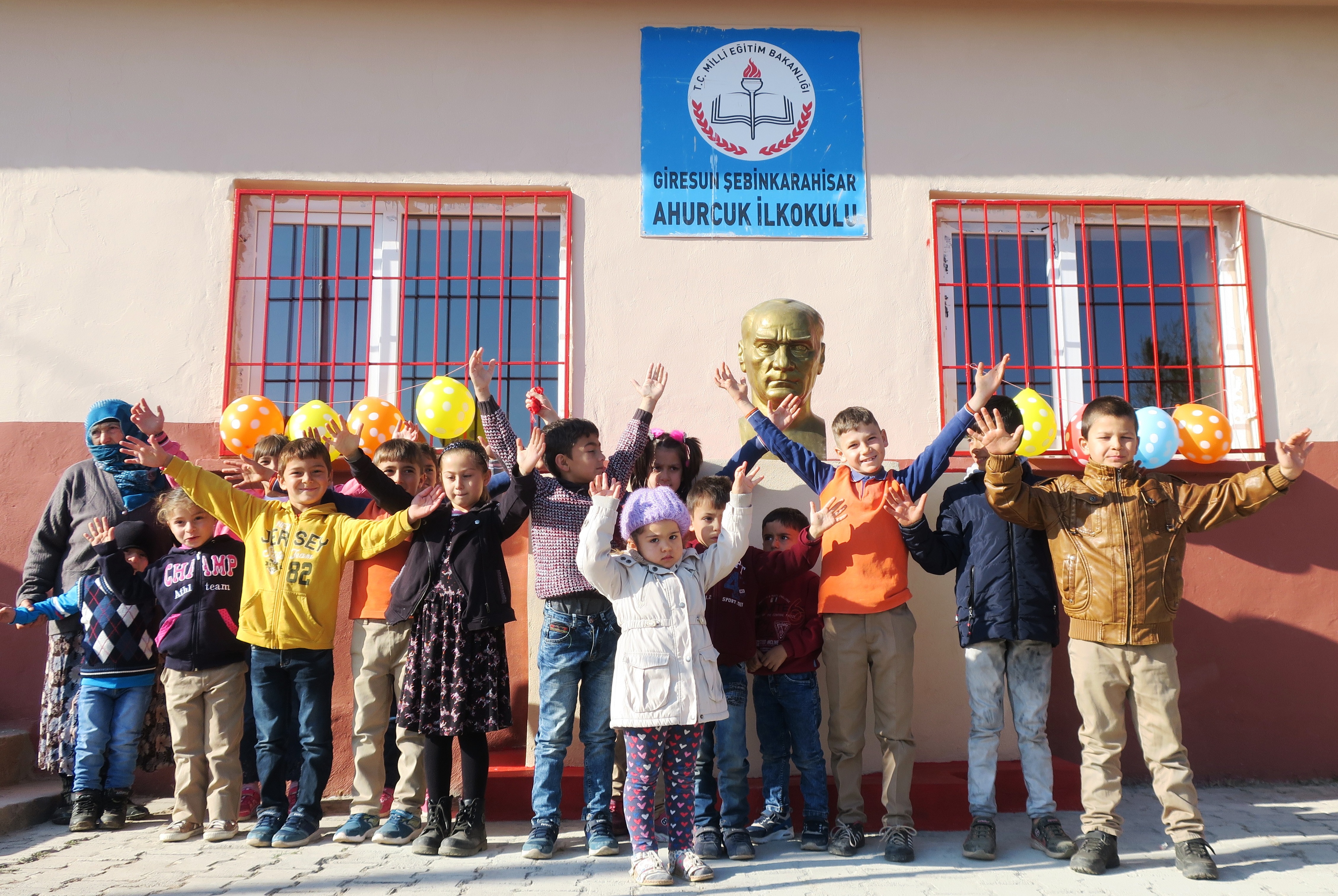 Ahurcuk Köyü  İlkokulunda Zil Yeniden Çaldı 