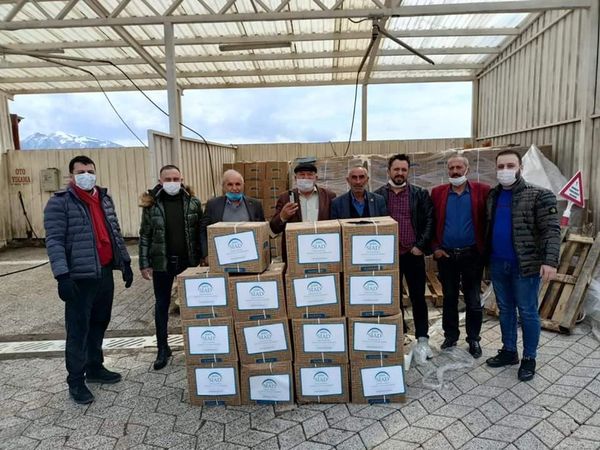 ŞebinSİAD  İhtiyaç sahiplerine erzak yardımında bulundu