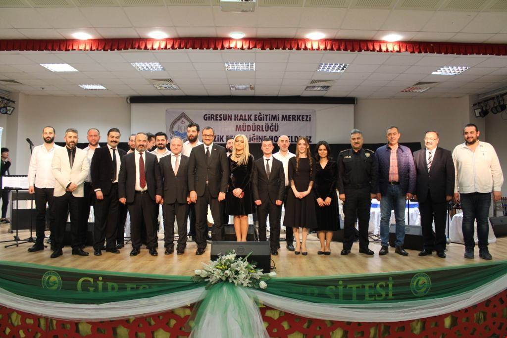 Vali Sarıfakıoğulları THM Konserine İştirak Etti 