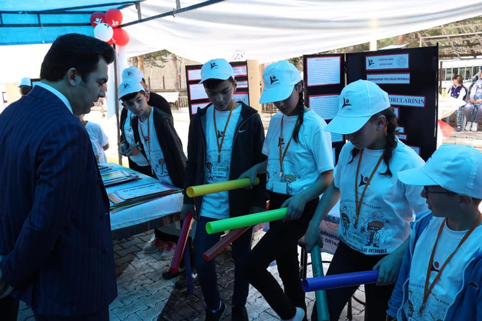 TÜBİTAK 4006 BİLİM FUARINDA GENÇ BEYİNLERİN İCATLARI SERGİLENDİ