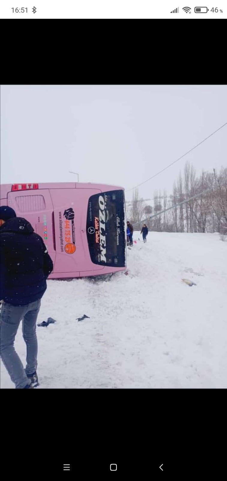 Yolcu Otobüsü Kaza Yaptı